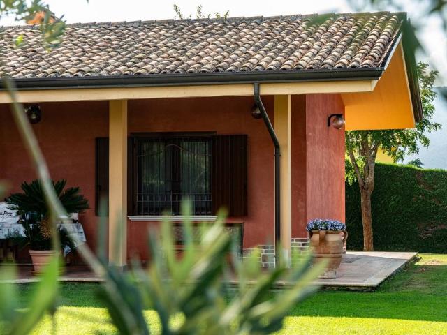 Villa in vendita a Introdacqua AQ