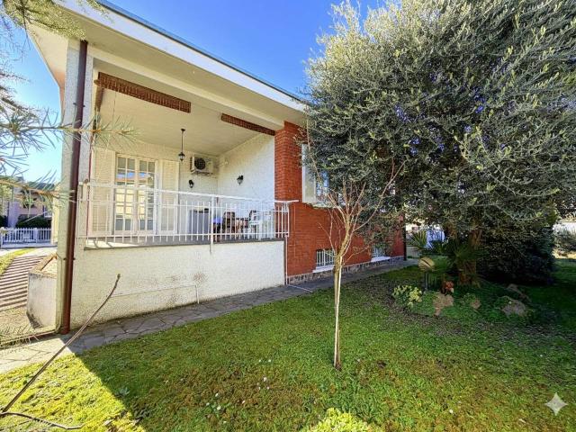 Villa in vendita a Inveruno