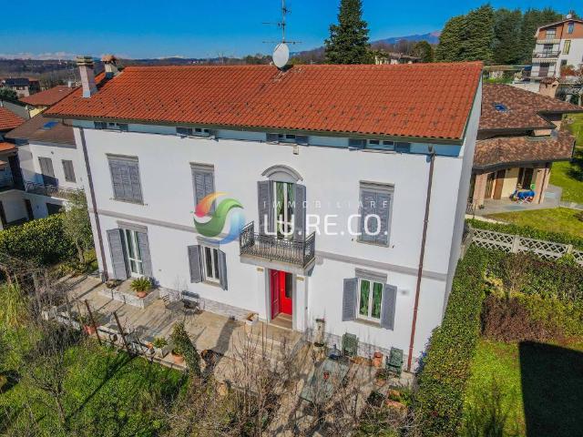 Villa in vendita a Inverigo CO