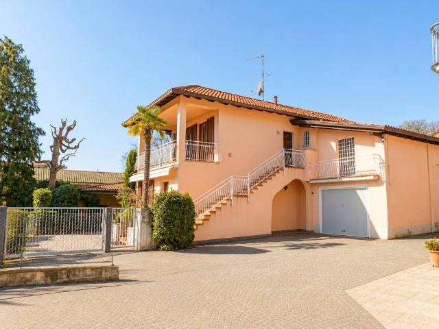 Villa in vendita a Inverigo CO