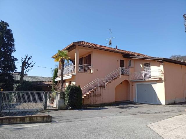Villa in vendita a Inverigo CO
