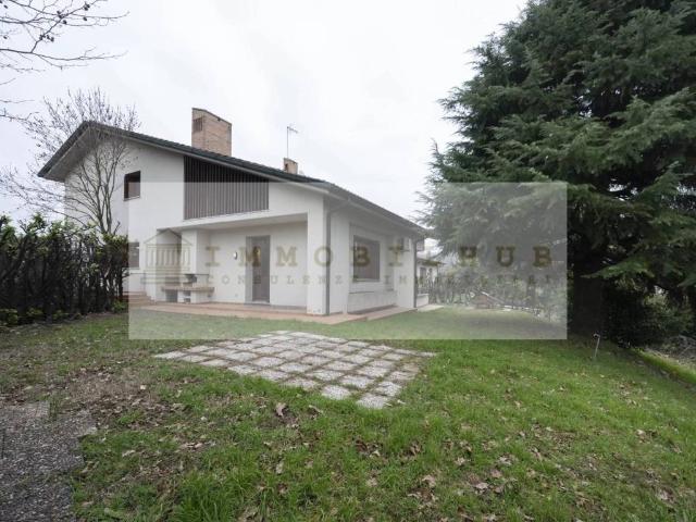 Villa in vendita a Inverigo CO