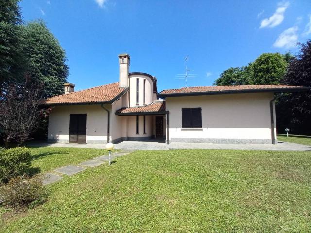 Villa in vendita a Inverigo CO