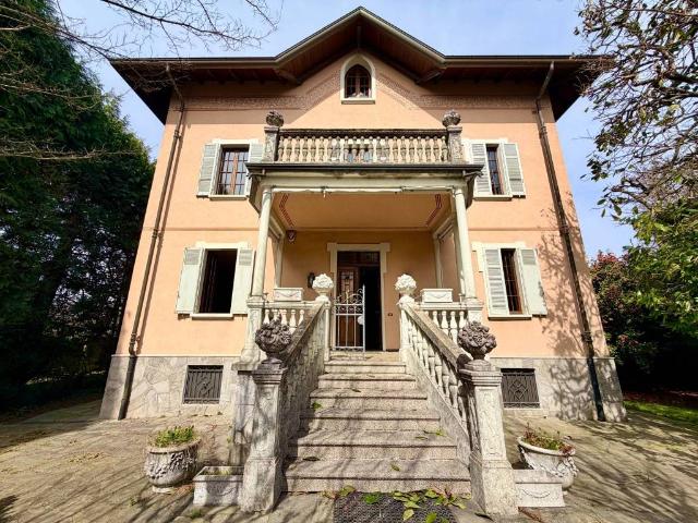 Villa in vendita a Invorio NO