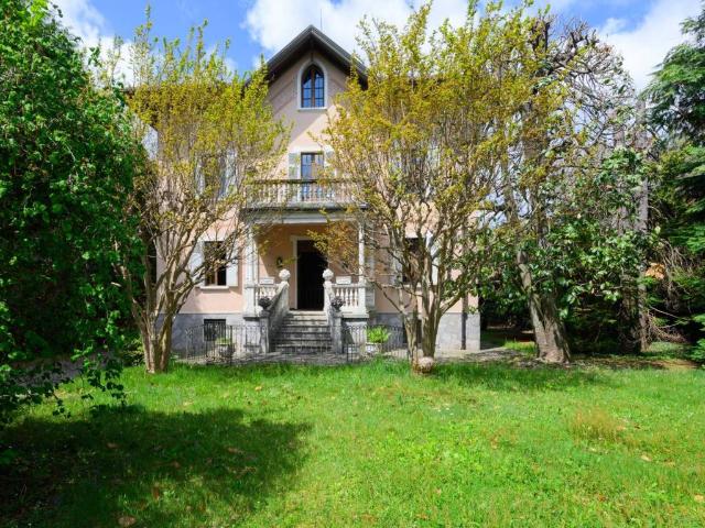 Villa in vendita a Invorio NO