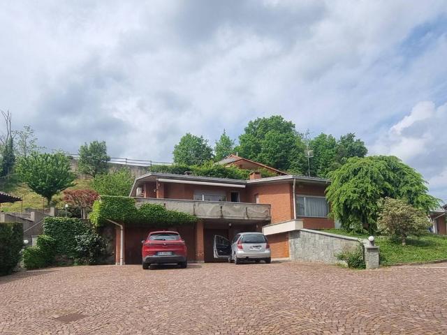 Villa in vendita a Incisa Scapaccino AT