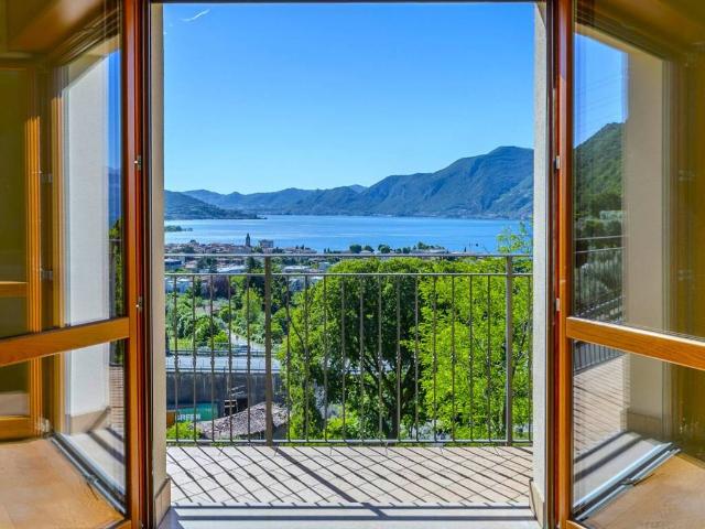 Villa in vendita a Iseo BS