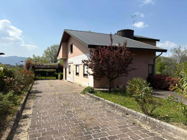 Villa in vendita a Isernia IS
