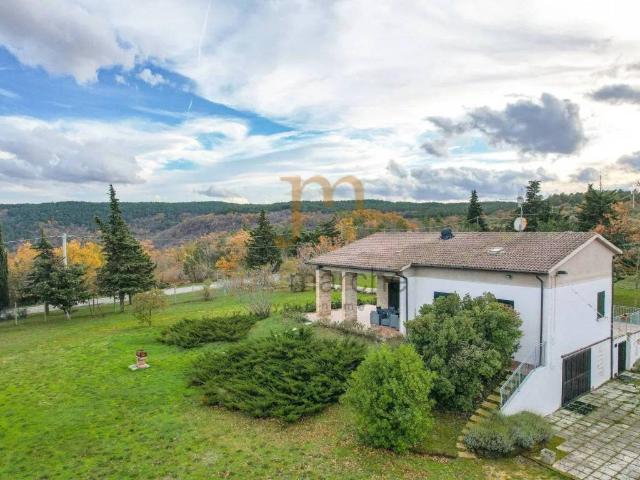 Villa in vendita a Isola del Piano PU