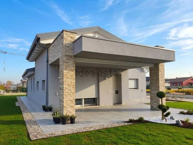 Villa in vendita a Isola Rizza VR
