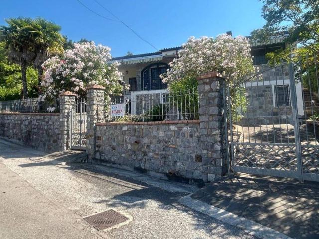 Villa in vendita a Ispani SA