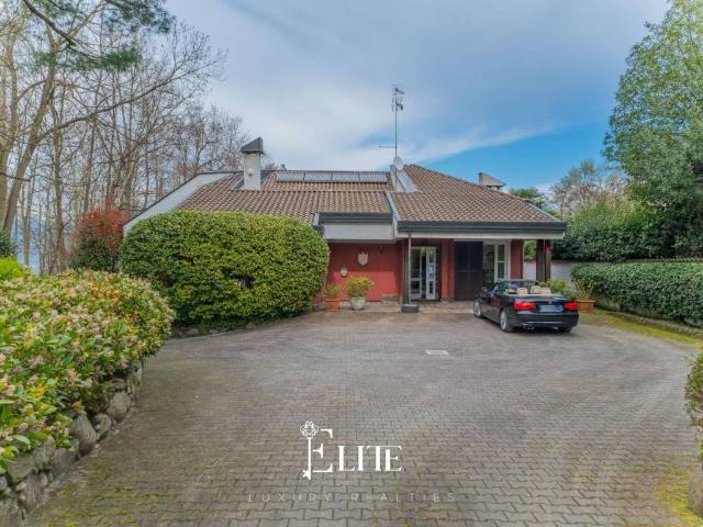 Villa in vendita a Ispra VA