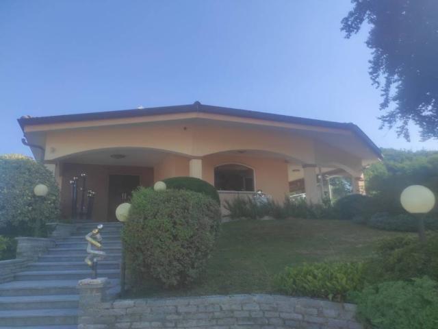 Villa in vendita a Ivrea TO