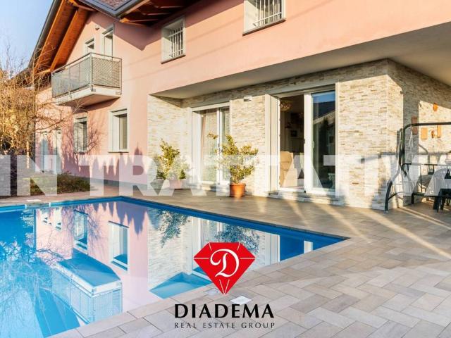 Villa in vendita a Jerago con Orago VA
