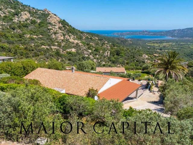 Villa in vendita a Olbia