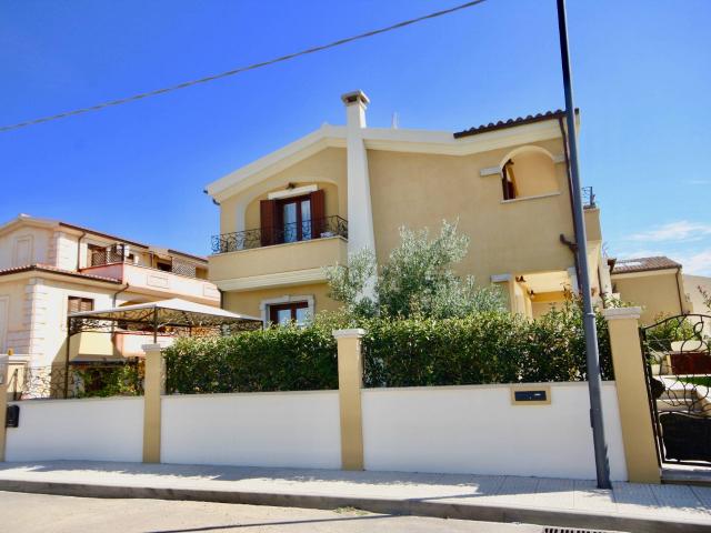 Villa in vendita a Olbia, Olbia citt
