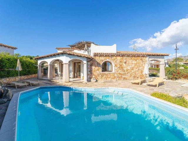 Villa in vendita a Olbia OT