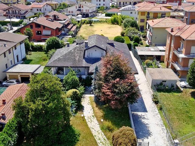 Villa in vendita a Oleggio