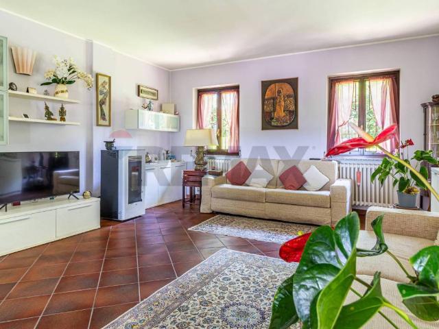 Casa indipendente in vendita a Oleggio Castello NO