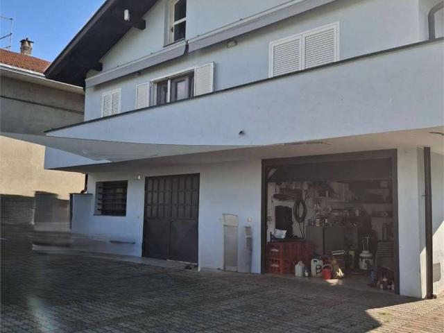 Villa in vendita a Oleggio NO