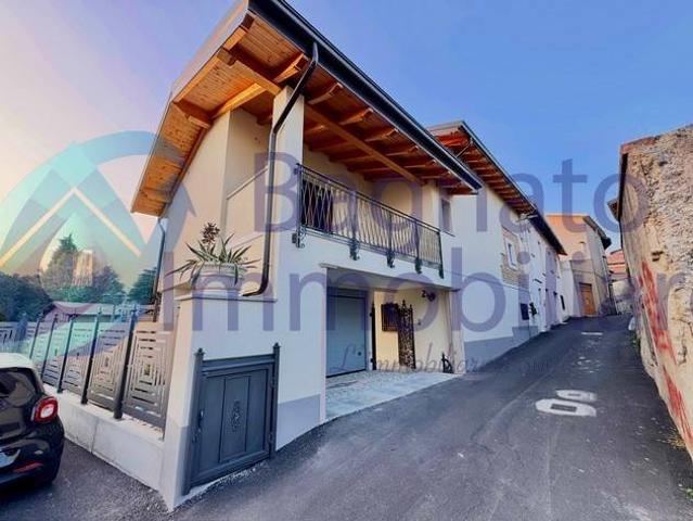 Villa in vendita a Oleggio NO