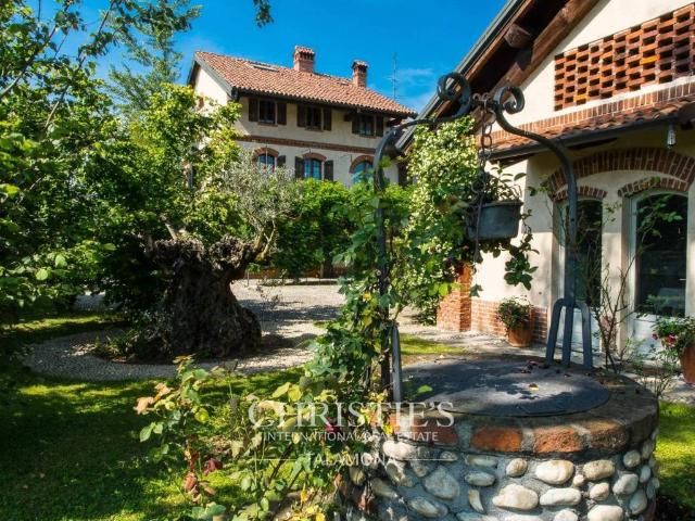 Villa in vendita a Oleggio NO