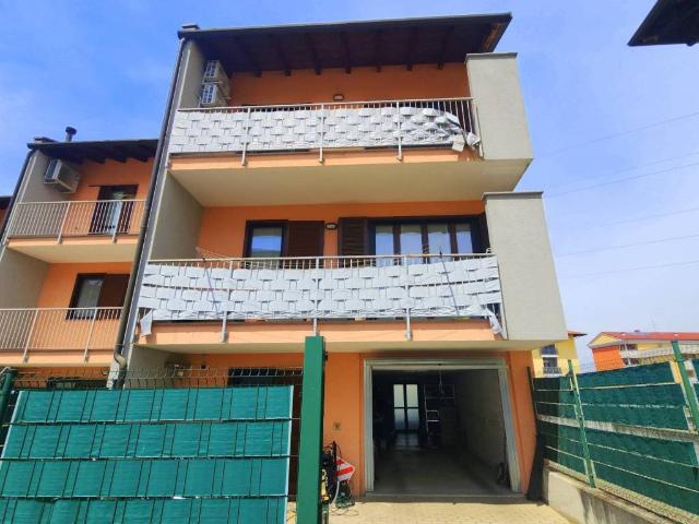 Villa in vendita a Oleggio NO