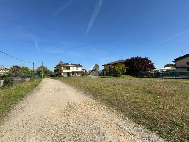 Villa in vendita a Oleggio NO