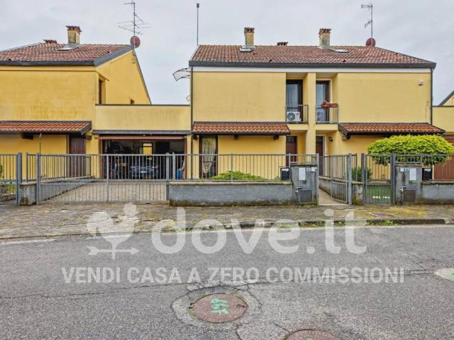 Villa in vendita a Oleggio NO