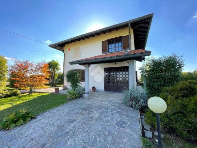 Villa in vendita a Oleggio NO