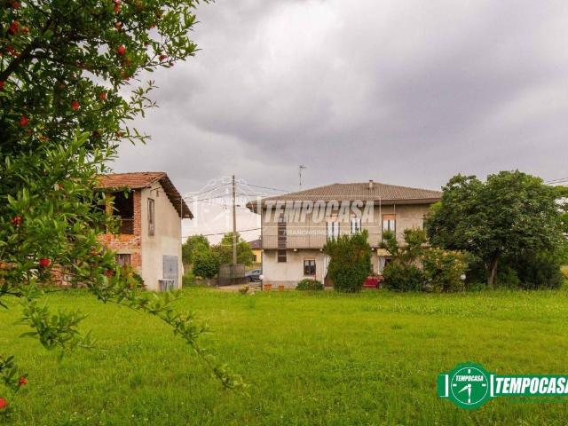 Villa in vendita a Oleggio NO