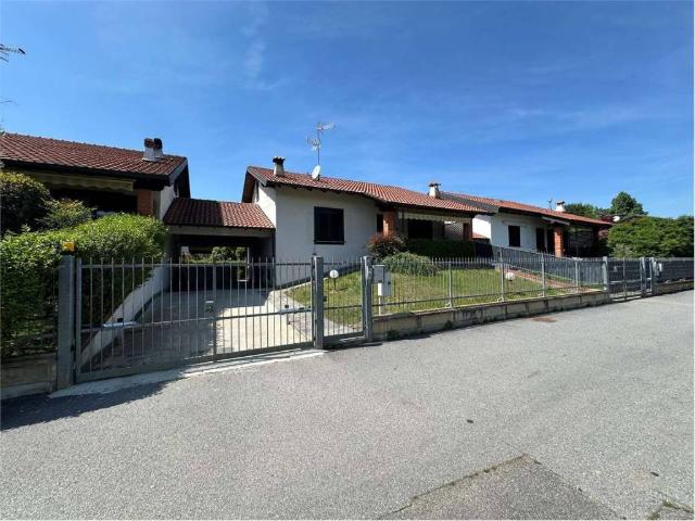 Villa in vendita a Oleggio NO