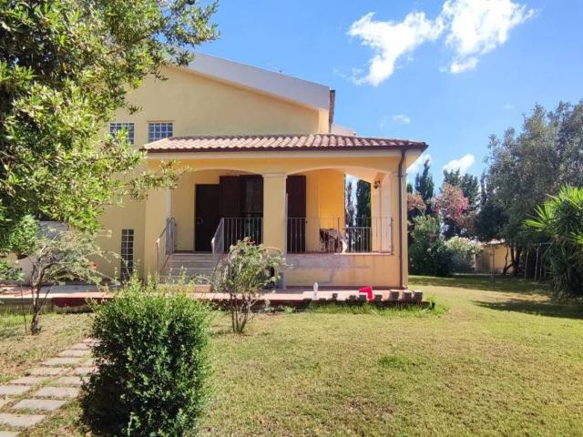 Villa in vendita a Olmedo SS