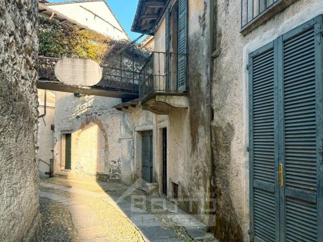 Villa in vendita a Orta San Giulio NO