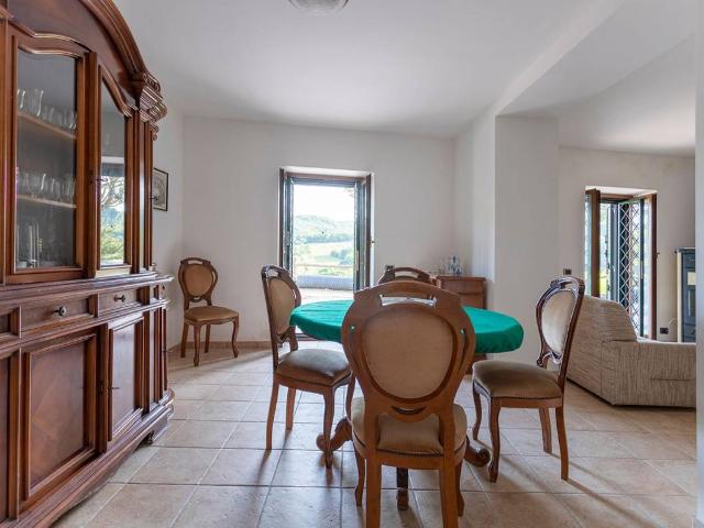 Villa in vendita a Orvinio RI