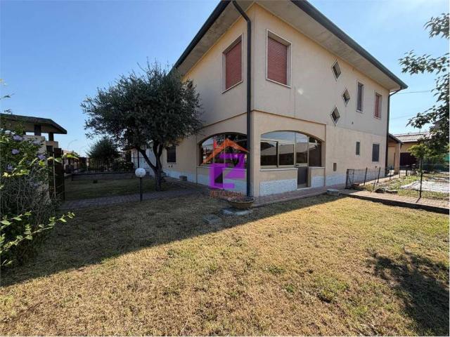 Villa in vendita a Orzinuovi BS