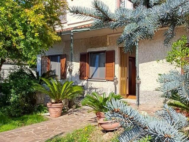 Villa in vendita a Origgio VA