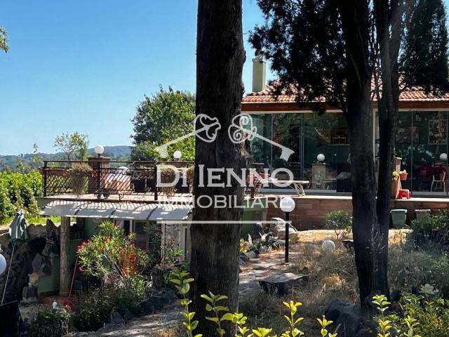 Villa in vendita a Oriolo Romano VT