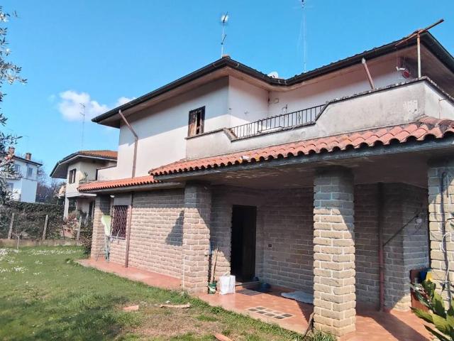 Villa in vendita a Oriolo Romano VT