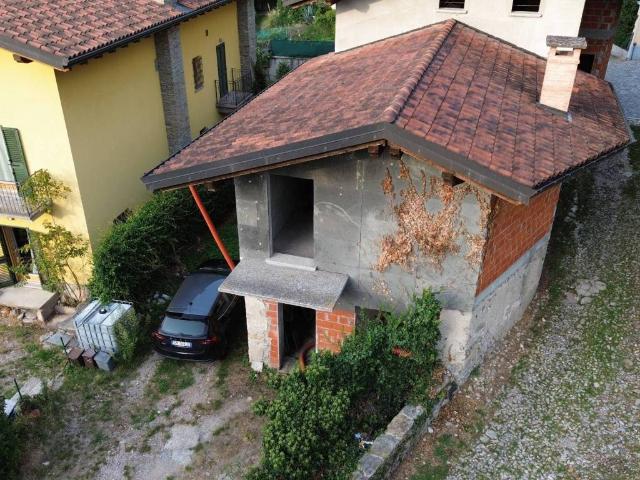 Villa in vendita a Orino VA
