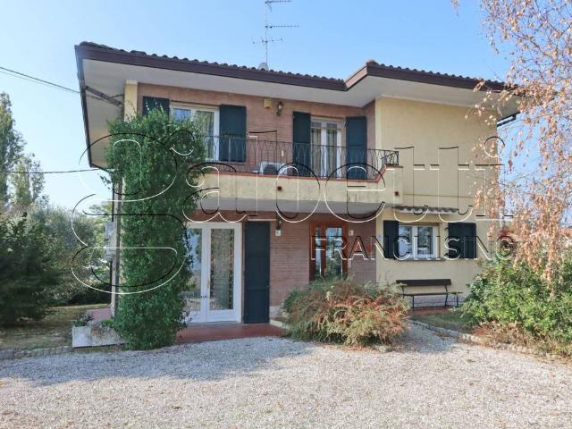 Villa in vendita a Ostellato FE