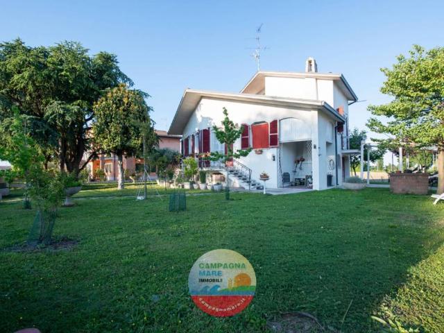 Villa in vendita a Ostellato FE