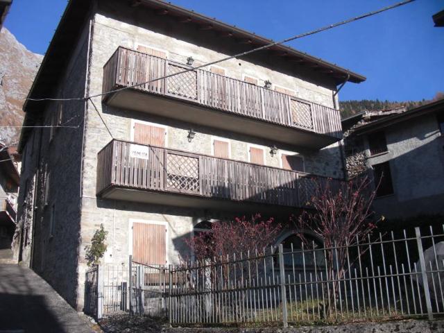 Villa in vendita a Lozio BS