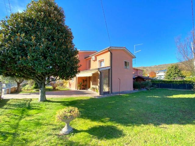 Villa in vendita a Lozzo Atestino PD
