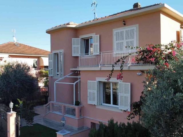 Villa in vendita a Loano SV