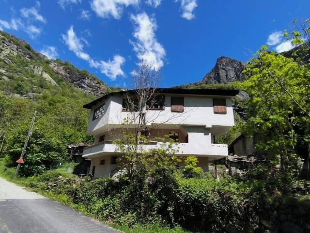 Villa in vendita a Locana TO