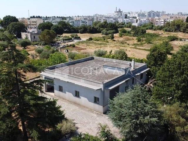 Villa in vendita a Locorotondo BA