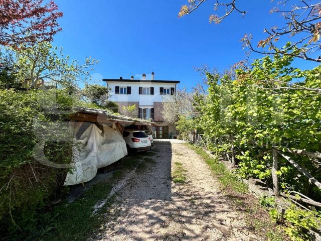 Villa in vendita a Loiano BO