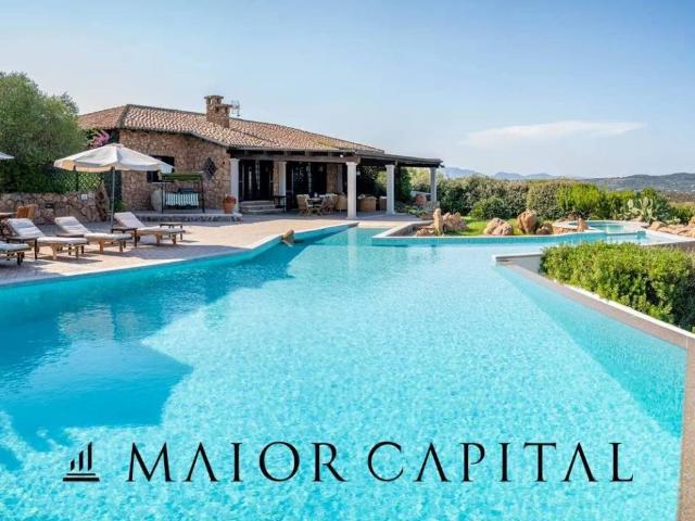 Villa in vendita a Loiri Porto San Paolo SS