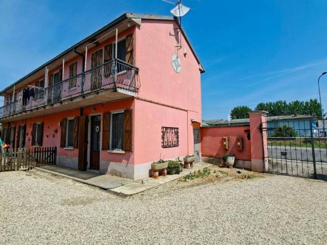 Villa in vendita a Lomello PV